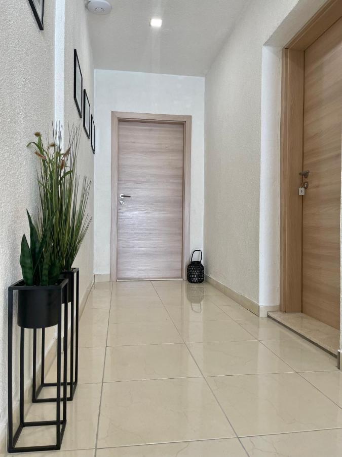 Apartmani “Kresimir” Omiš Exterior foto