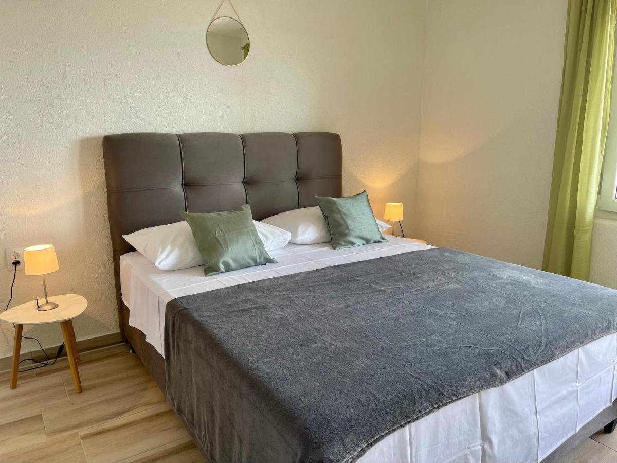 Apartmani “Kresimir” Omiš Exterior foto